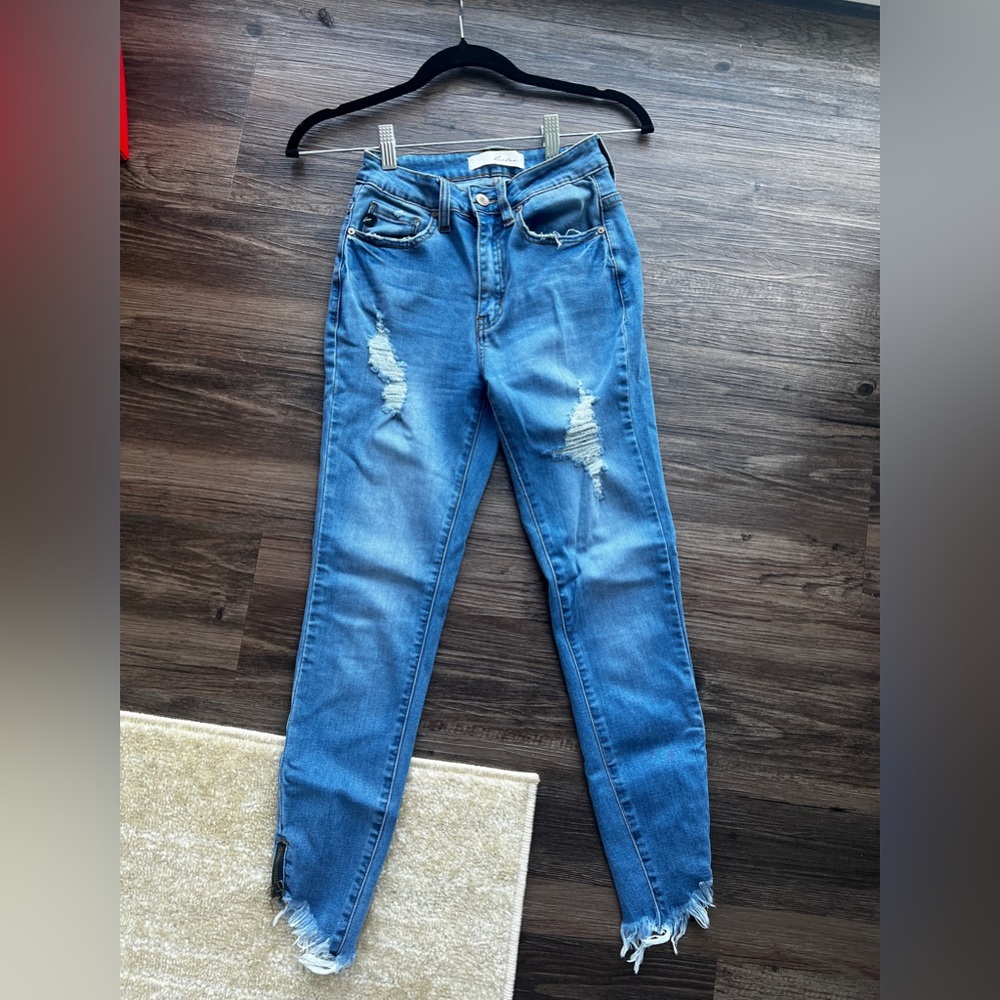 Kenneth Cole cropped blue jeans size 25
